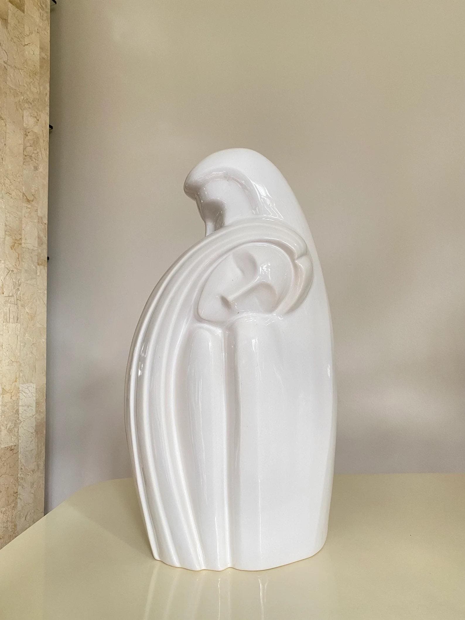 Vintage Royal Haeger Lovers Statue: Embrace Sculpture